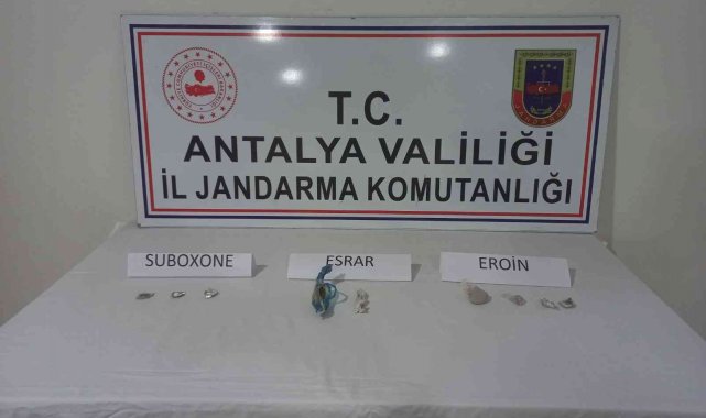 Şüphe üzerine durdurulan araçta uyuşturucu çıktı