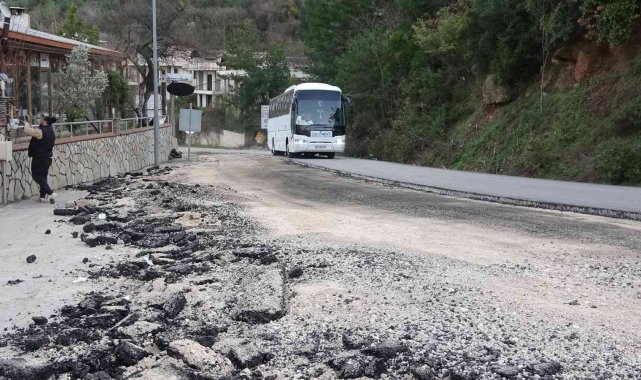 Uludağ'da sezon açıldı, yol çalışması 2 aydır çileye döndü