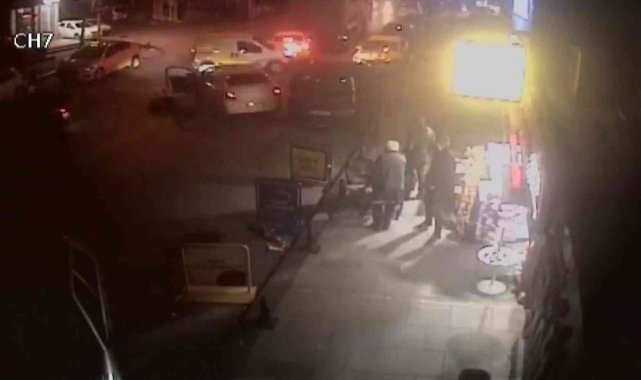 Ümraniye'de geri geri kayan kamyon, arkasındaki araçları biçti
