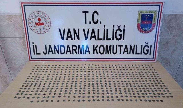 Van'da 518 adet tarihi sikke ele geçirildi