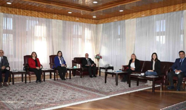 YÖKAK değerlendirme takımından Rektör Çomaklı'ya ziyaret