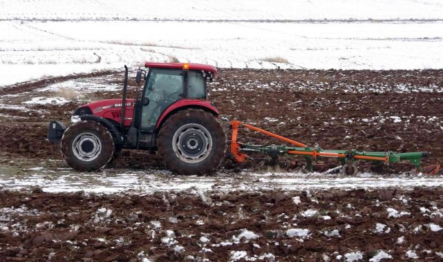 Yozgat'ta kar yağışı çiftçinin yüzünü güldürdü
