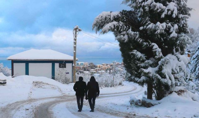 Zonguldak'ta kartpostallık kar manzaraları