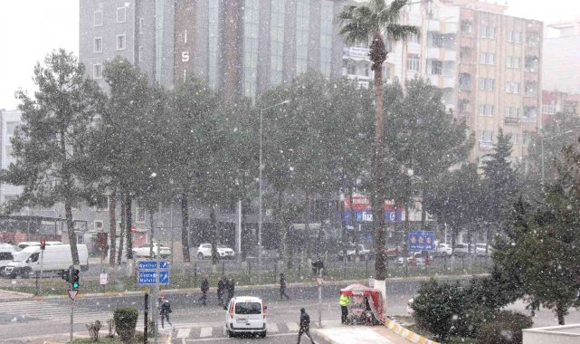Adıyaman'a mevsimin ilk karı yağdı