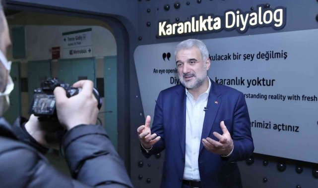AK Parti İstanbul İl Başkanı Kabaktepe, Karanlıkta Diyalog Müzesi'ni ziyaret etti