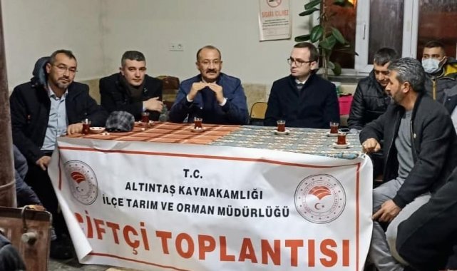 Altıntaş'ta çiftçi eğitim toplantısı