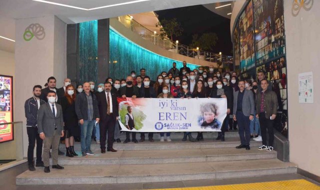 Antalya'da sağlık çalışanları 'Kesişme: İyi Ki Varsın Eren' filmini izledi