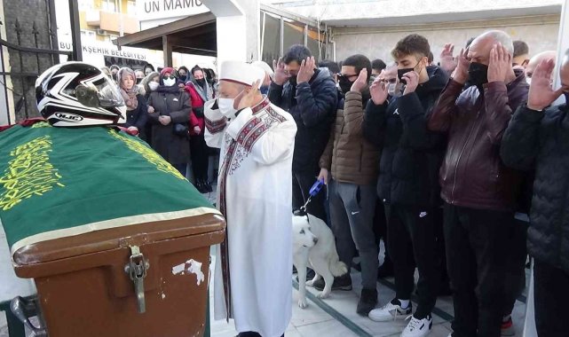 Asya'dan yangında hayatını kaybeden sahibine acı veda