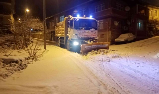 Bağcılar'da gece-gündüz kar mesaisi