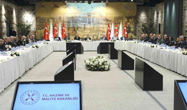 Bakanı Nebati'nin, ekonomist ve akademisyenlerle bir araya geldiği toplantı başladı