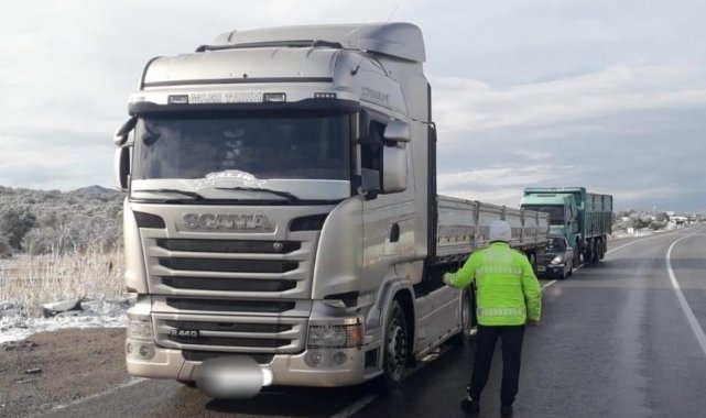 Balıkesir'de kış lastiği denetimi yapıldı