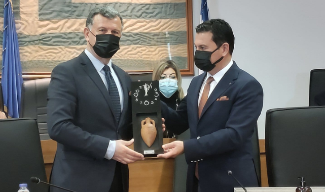 BAŞKAN ARAS'TAN, KOS BELEDİYE BAŞKANI NİKİTARAS'A ZİYARET