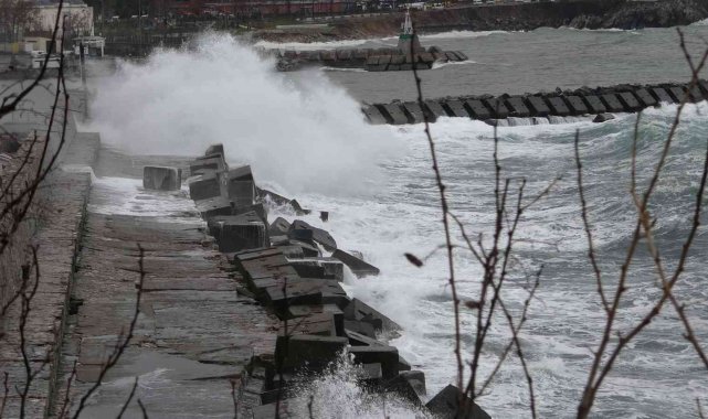 Batı Karadeniz'de kuvvetli fırtına