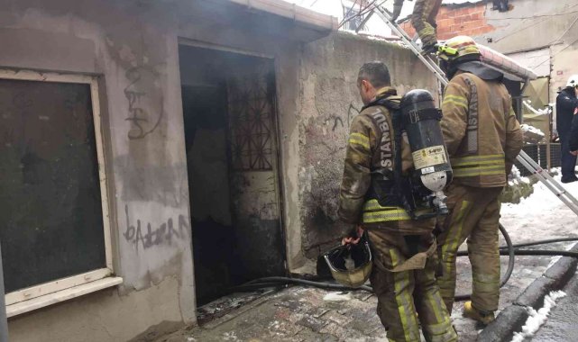 Beyoğlu'nda tek katlı evde yangın paniği