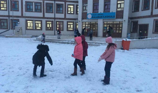 Bilecik'te kar yağışına en çok çocuklar sevindi