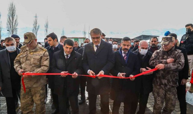 Bingöl Valisi Ekinci, "Bu büyük millet, her türlü ihaneti ve tehdidi bertaraf edecek"