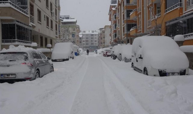 Bingöl'de okullar yarın da tatil edildi