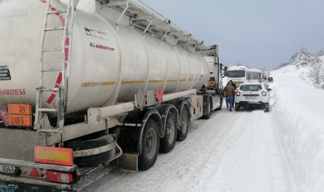 Bolu'da arıza yapan ağır tonajlı araçlar ulaşımı aksatıyor