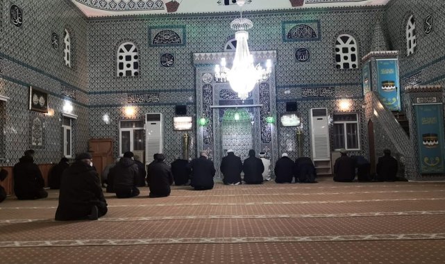 Bozüyük'te 'Biz Bir Aileyiz Ailece Hatim Programında Camideyiz' programı yapıldı