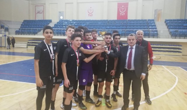Bozüyük'te Futsal Şampiyonu Kumral Abdal Anadolu Lisesi oldu