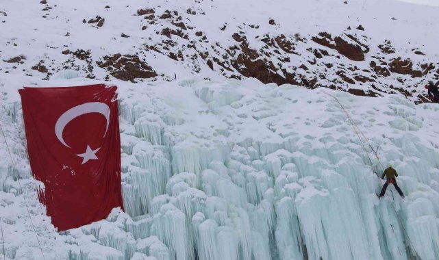 Buz duvarı Türkiye Buz Tırmanış Şampiyonası'na ev sahipliği yaptı