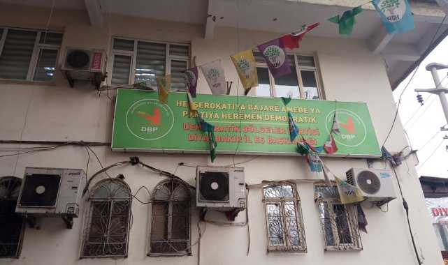 Diyarbakır'da terör paylaşımlarının ardından DBP il binasına operasyon
