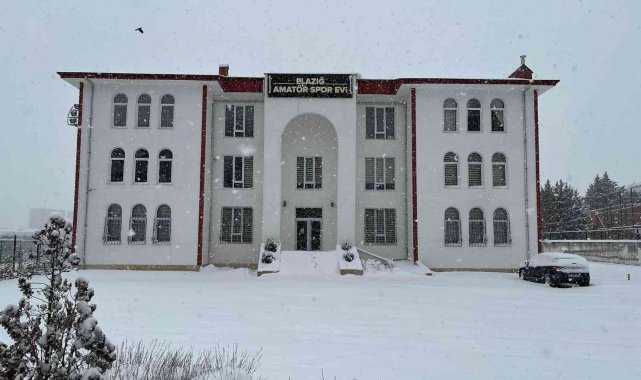 Elazığ'da amatör liglere kar engeli