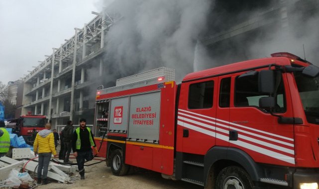 Elazığ'da stadyumdaki yangın söndürüldü