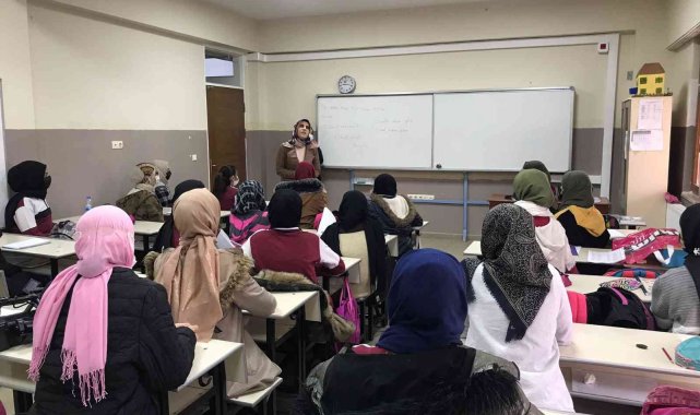 Görme engelinin engel olmasına izin vermedi, Rukiye öğretmen engelleri aşarak çocukluk hayalini gerçekleştirdi