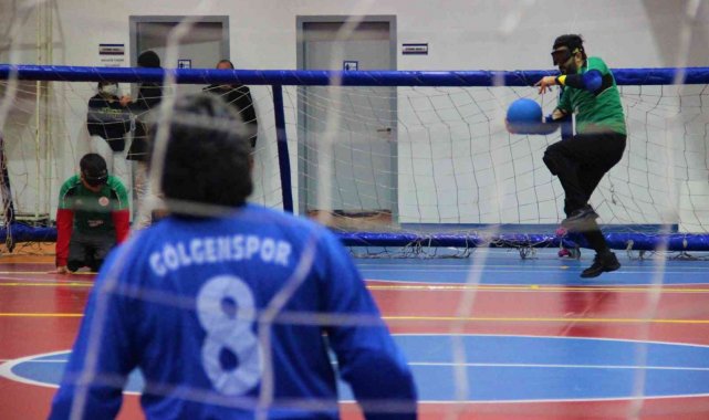 Görme engelli bireyler, Goalball Turnuvası'nda kıyasıya mücadele etti
