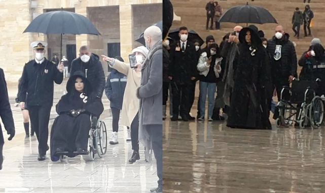 Gülben Ergen'den ,Bülent Ersoy'a destek.