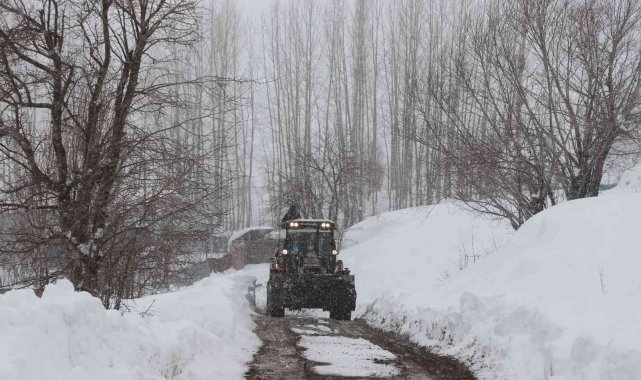 Hakkari'de 112 yerleşim yerinin yolu ulaşıma kapandı