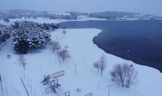Havadan dron ile görüntülenen gölet adeta göz kamaştırdı