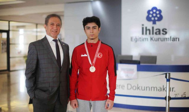 İhlas Koleji öğrencisi karatede İstanbul ikincisi oldu