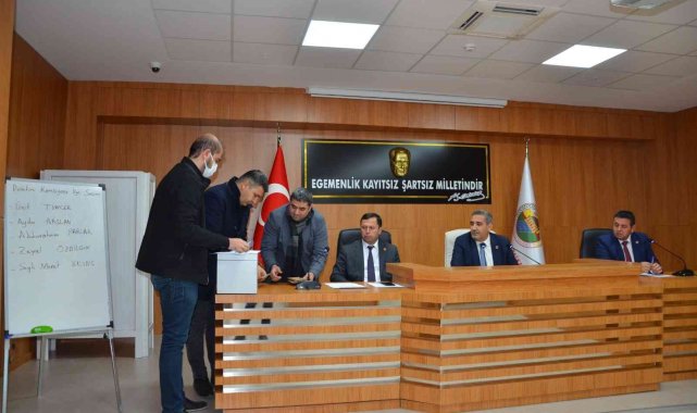 İl genel meclisi denetim komisyonu üyeleri seçildi
