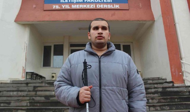 İletişim Fakültesi'nin tek görme engelli öğrencisi gazeteci olma yolunda