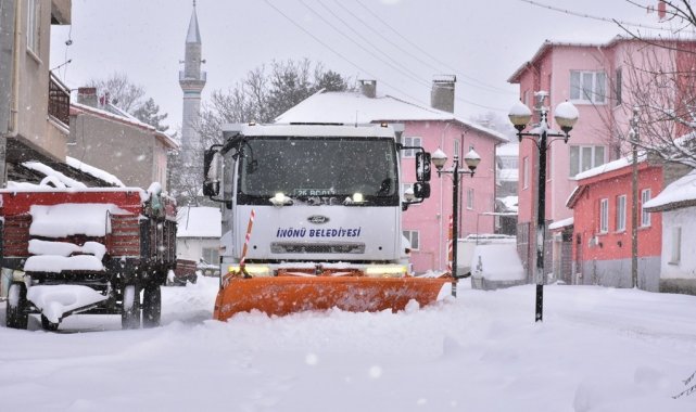 İnönü Belediyesi'nin karla mücadelesi sürüyor
