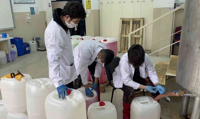 Isparta'da meslek lisesi fabrika gibi çalışıyor