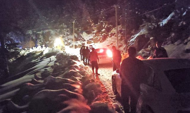 Kar yağışı Antalya'yı etkisi altına aldı, mahsur kalan vatandaşlar tek tek kurtarıldı
