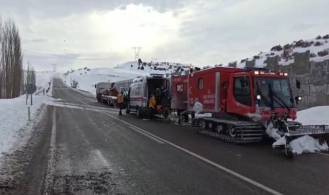 Karlı bölgedeki kalp hastasına paletli ambulans ile ulaşıldı