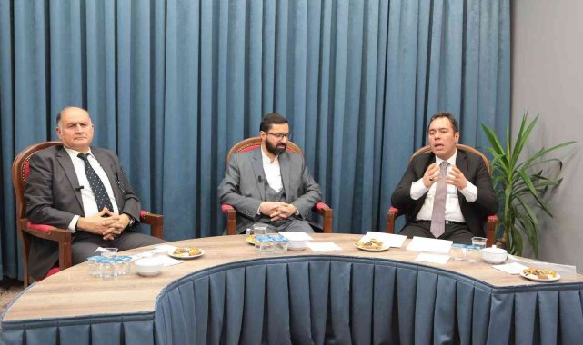 Kars Ehlibeyt Derneği'nden panel düzenlendi