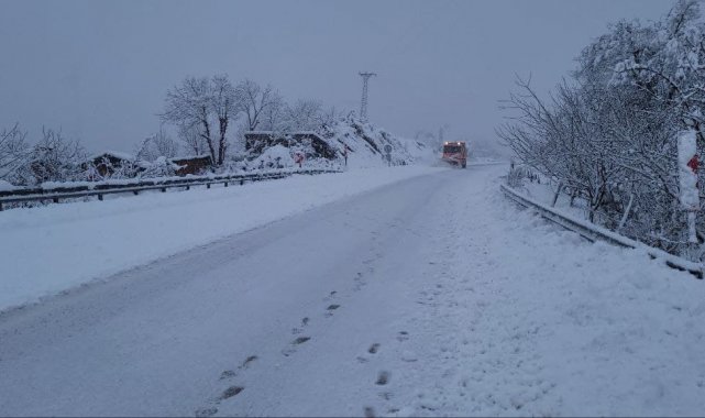 Kastamonu'nun sahil bölgesinde kar kalınlığı 30 santimetreyi aştı
