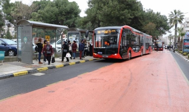 Manisa'da sağlık çalışanlarına ücretsiz ulaşım desteği uzatıldı