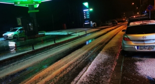 Marmaris beyaza büründü, dolu yağışı ilçede etkili oldu