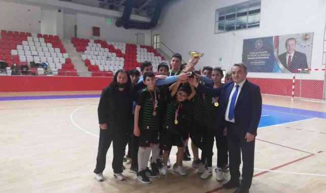 Okullar arası Hentbol Turnuvasında il şampiyonu oldular
