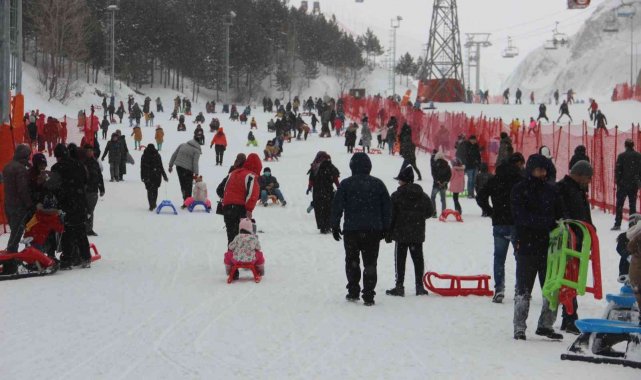 Palandöken'de insan seli