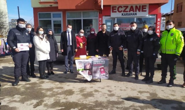 Pazarlar polisi KADES'in tanıtımı için stant açtı