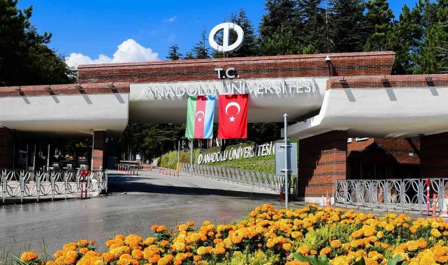 Rektör Erdal'dan Karabağ Zaferi anısına 44 öğrenciye burs müjdesi