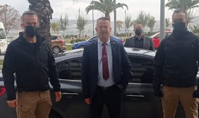 Sahte tuğgeneral ve yüzbaşı, 5 kişiyi dolandırmak üzereyken yakalandı