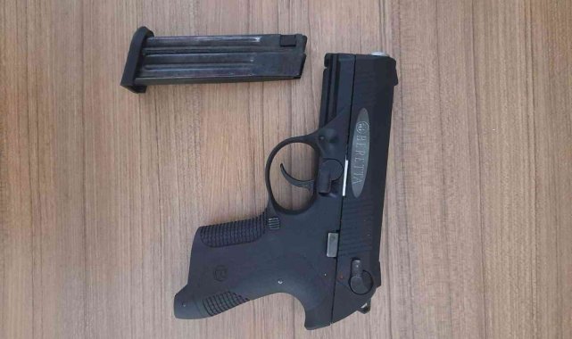 Siirt'te bir araçta yapılan aramada tabanca ele geçirildi